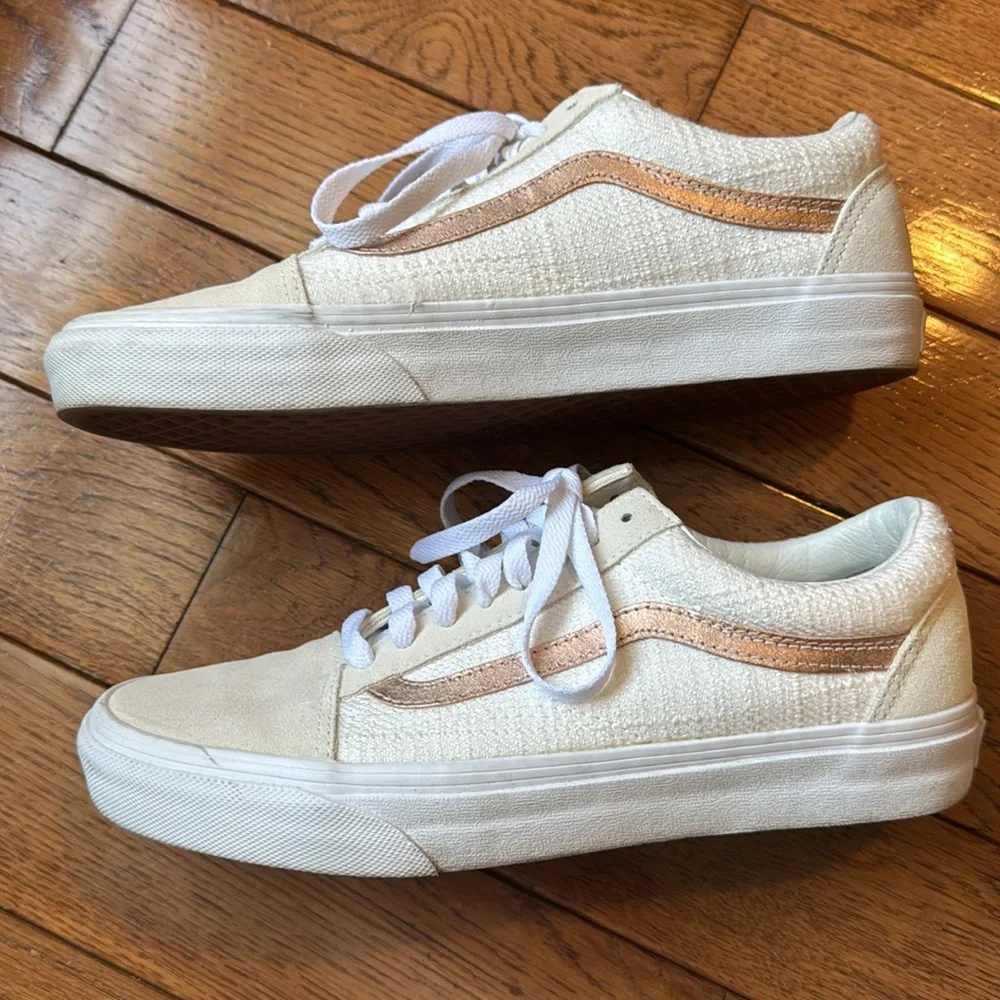 Vans Women's Old Skool Cream Sneaker with Rose Gold Stripe